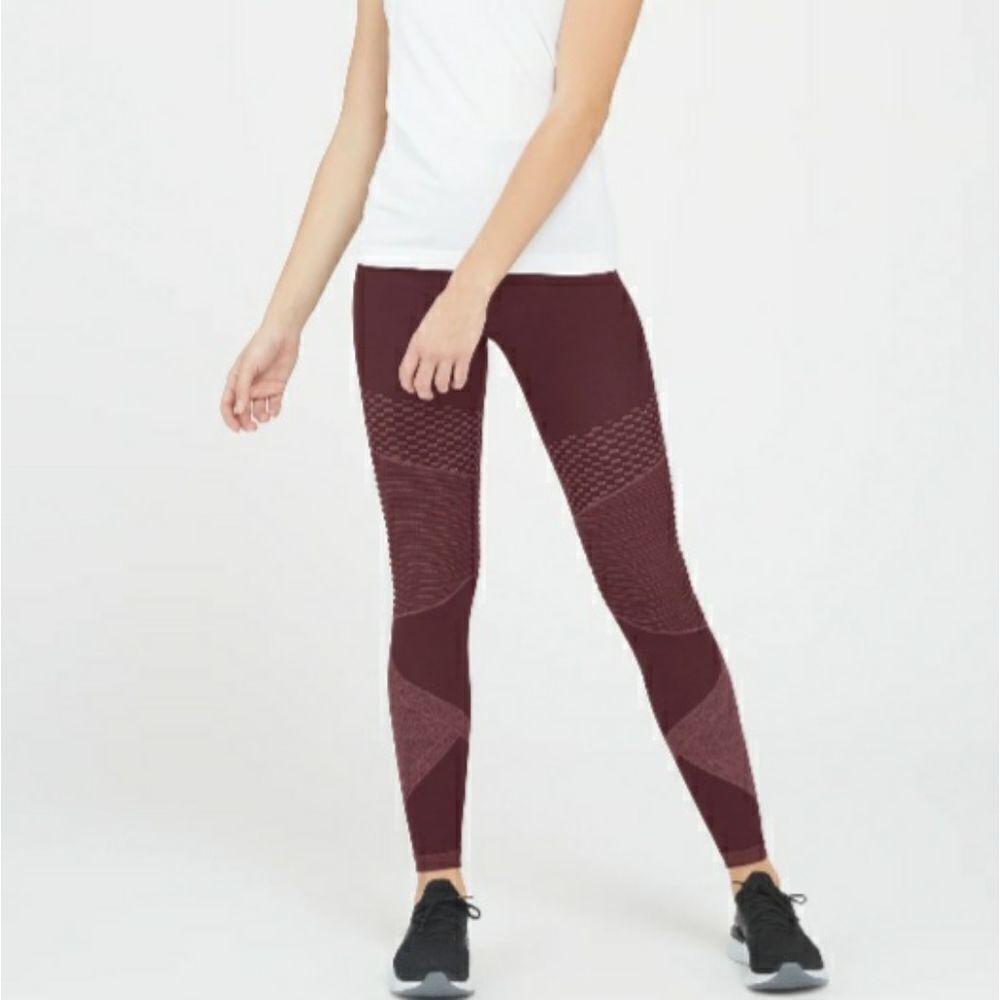 NWOT SPANX look at me now seamless moto leggings in wine, size S